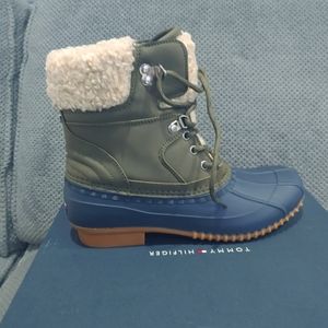 NWIB Women's Tommy Hilfiger Rainah Boots size 8M